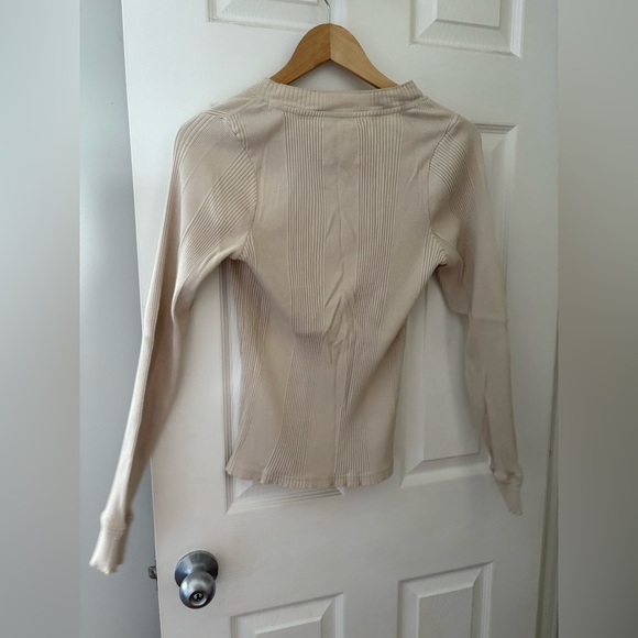 Aerie road trip thermal Henley size large bone beige color - Picture 2 of 8